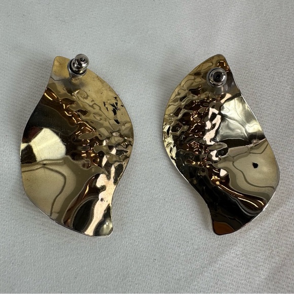 EA9 Organic Form Hammered Gold Statement Earrings FINAL PRICE - Picture 8 of 12